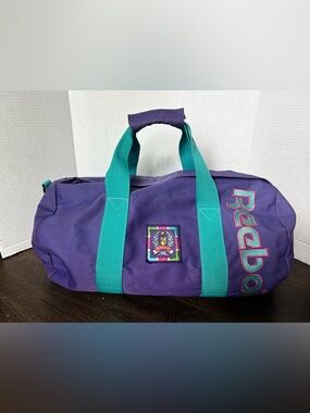 Vtg 80s/90s Retro Reebok Purple and Teal Duffel Bag with patch and pink detail